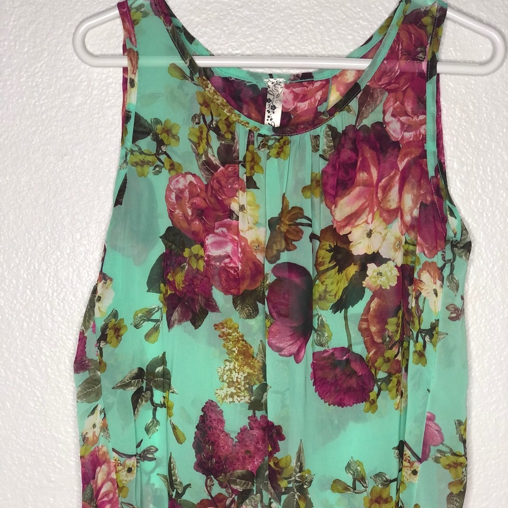 chiffon floral crop top with open back